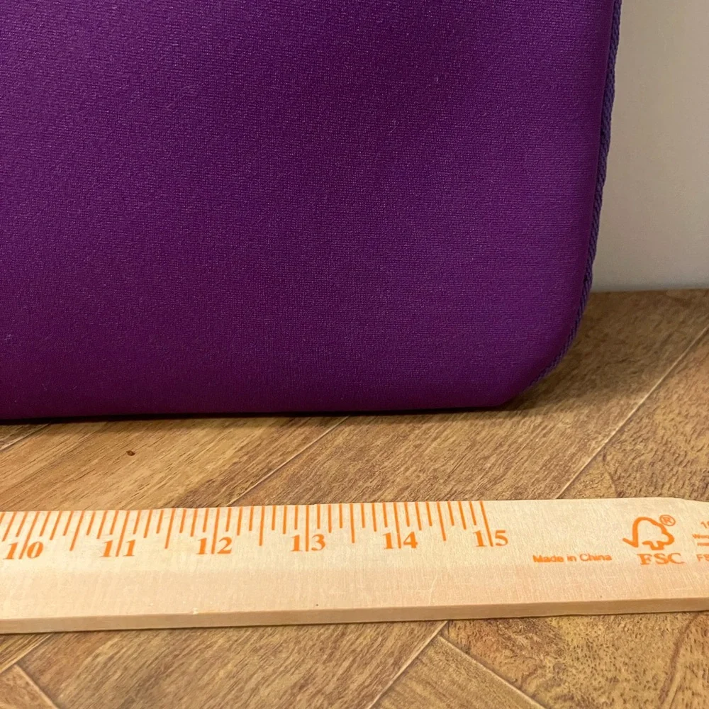Amazon Basics Purple Tablet laptop protective Sleeve bag like new!